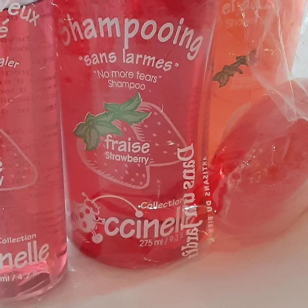 Dans un Jardin - Fraise bath/ shampooing gift set - 4 piece NEW